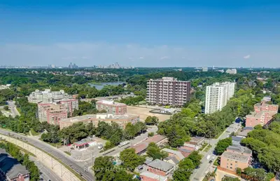 Condo Apartment in Toronto