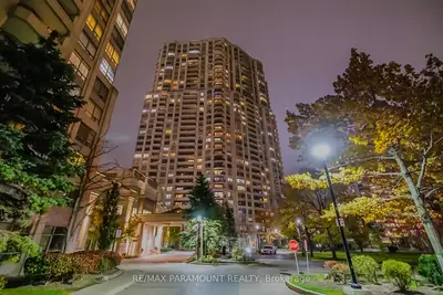 Condo Apartment in Mississauga