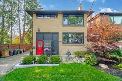 Triplex in Mississauga