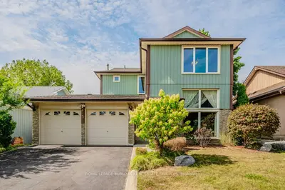 Detached in Burlington
