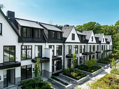 Condo Townhouse in Mississauga