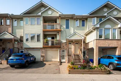 Condo Townhouse in Halton Hills