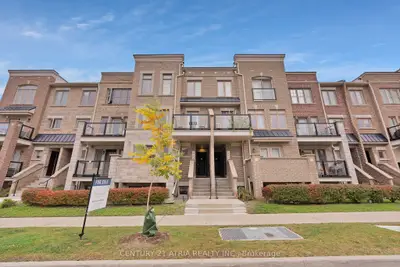 Condo Townhouse in Toronto