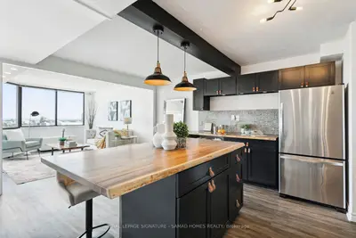 Condo Apartment in Mississauga