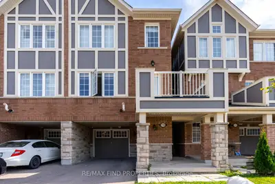 Att/Row/Townhouse in Milton