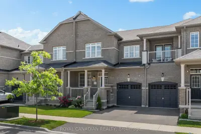 Att/Row/Townhouse in Milton