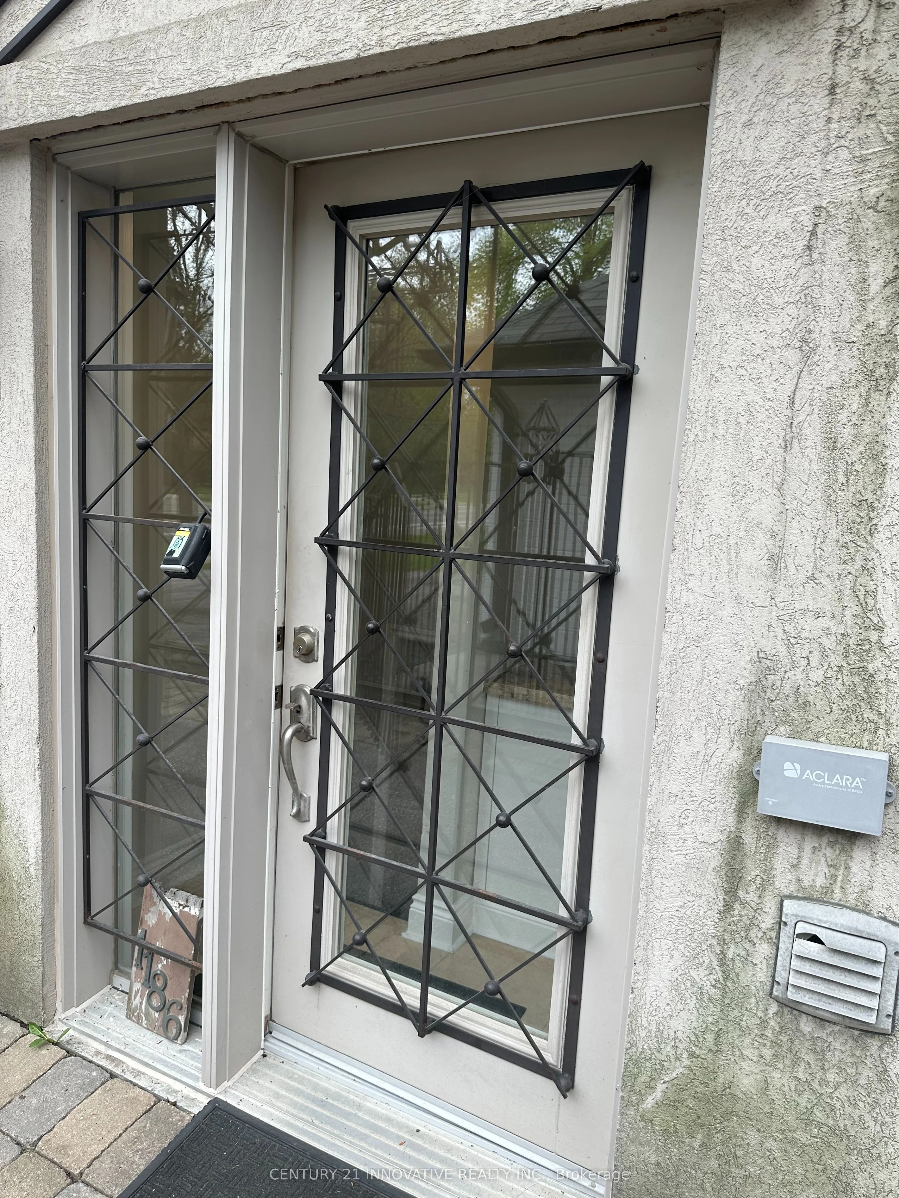 1186 Royal York Road #bsmt, Toronto W08, On M9a 4b3