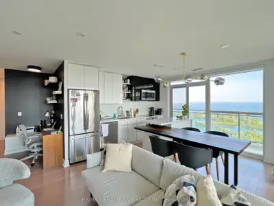 33 Shore Breeze Drive 1910, Toronto W06, On M8v 0g1
