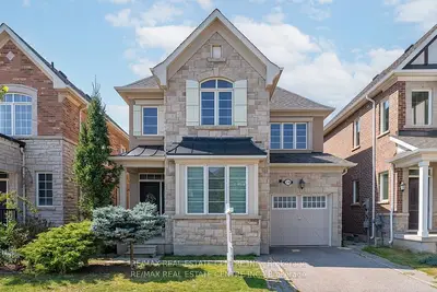 Detached in Oakville