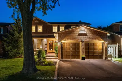 Detached in Oakville