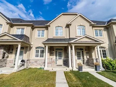 Att/Row/Townhouse in Brampton