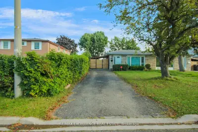 Semi-Detached in Brampton