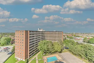 Condo Apartment in Mississauga