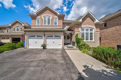 Detached in Oakville