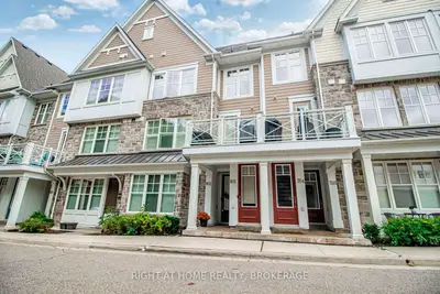 Condo Townhouse in Mississauga