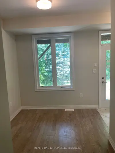 Att/Row/Townhouse in Brampton