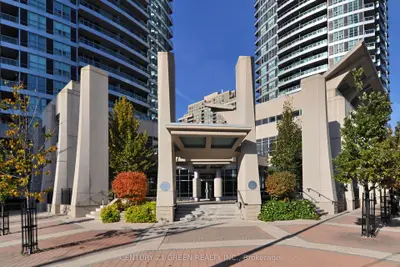 Condo Apartment in Mississauga