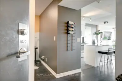 Condo Apartment in Burlington