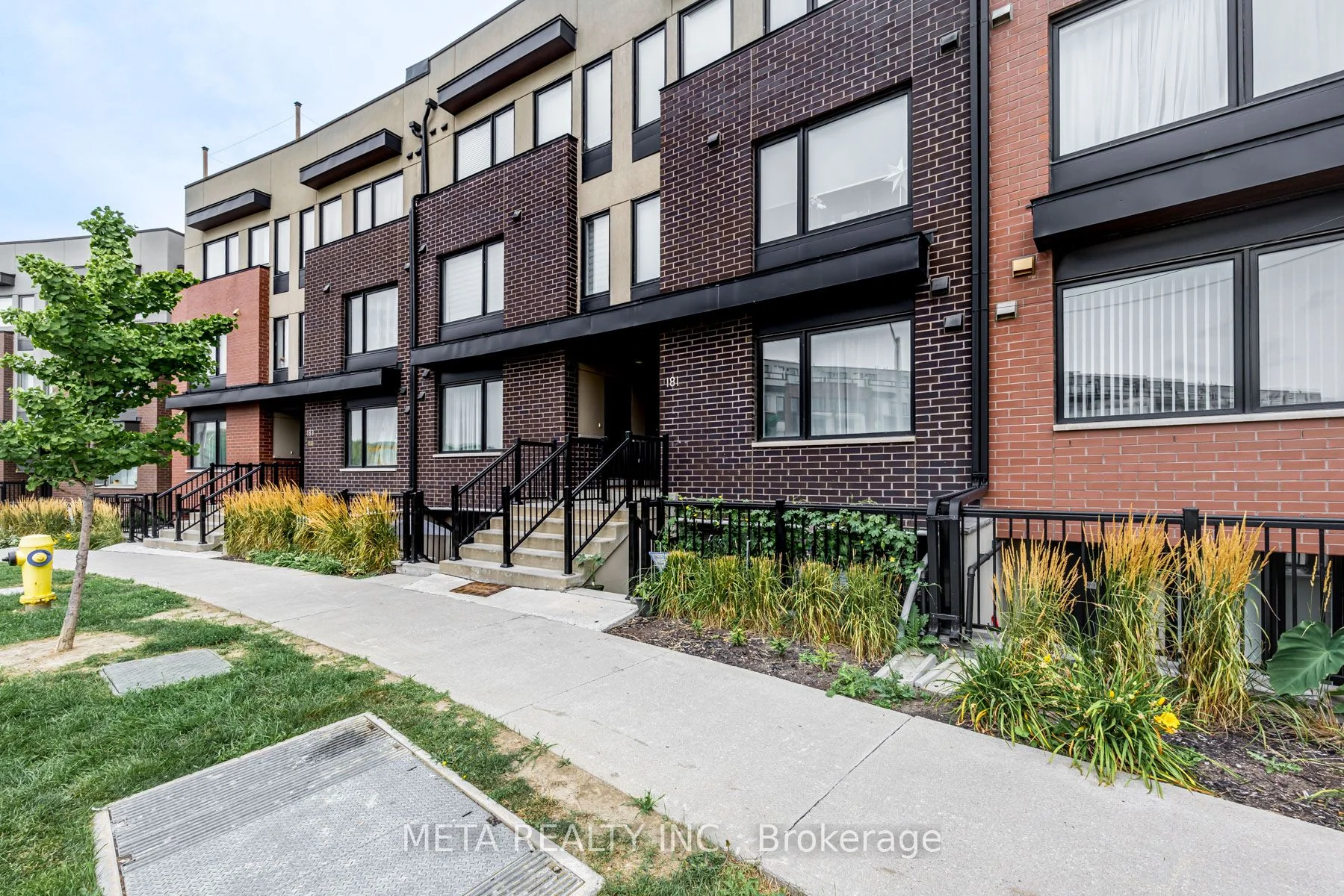 Condo Townhouse in Toronto