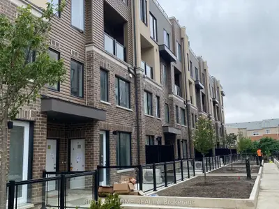 Condo Townhouse in Mississauga
