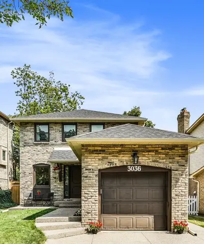Detached in Oakville
