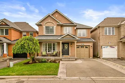 Detached in Oakville