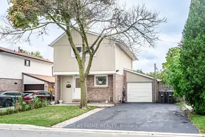Detached in Brampton