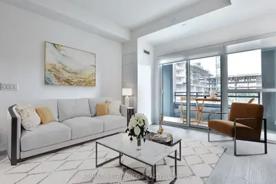 25 Neighbourhood Lane 503, Toronto W07, On M8y 0c4