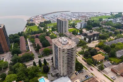 Condo Apartment in Oakville