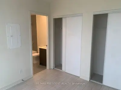 Condo Apartment in Milton
