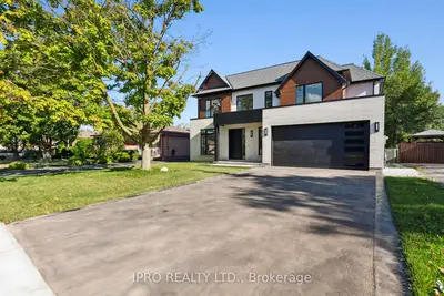 Detached in Oakville