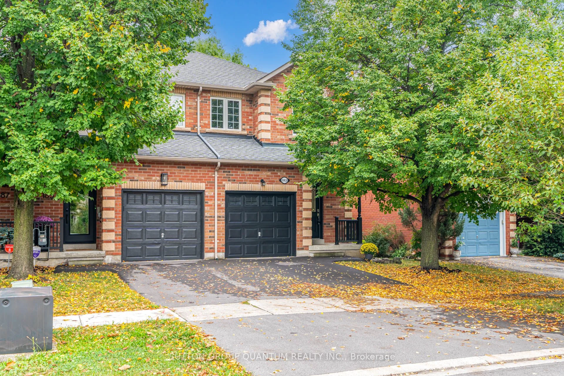 Att/Row/Townhouse in Oakville