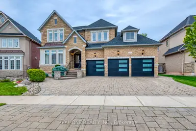 Detached in Oakville