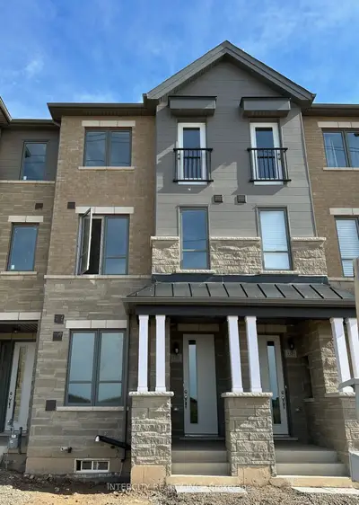 Att/Row/Townhouse in Oakville