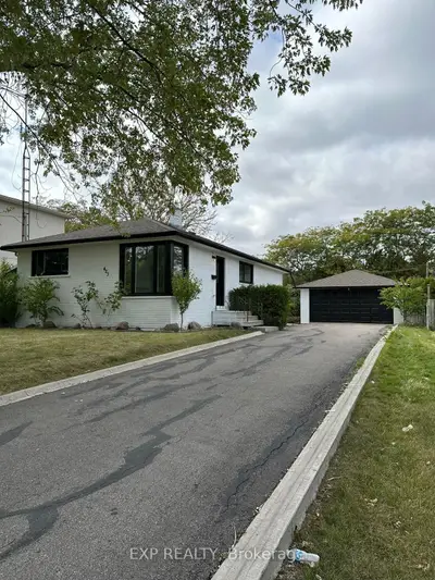 Detached in Oakville