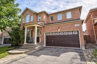 Detached in Oakville