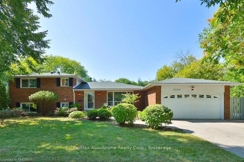 2069 Thornlea Drive, Oakville, On L6l 1k4