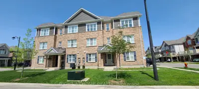 Att/Row/Townhouse in Milton