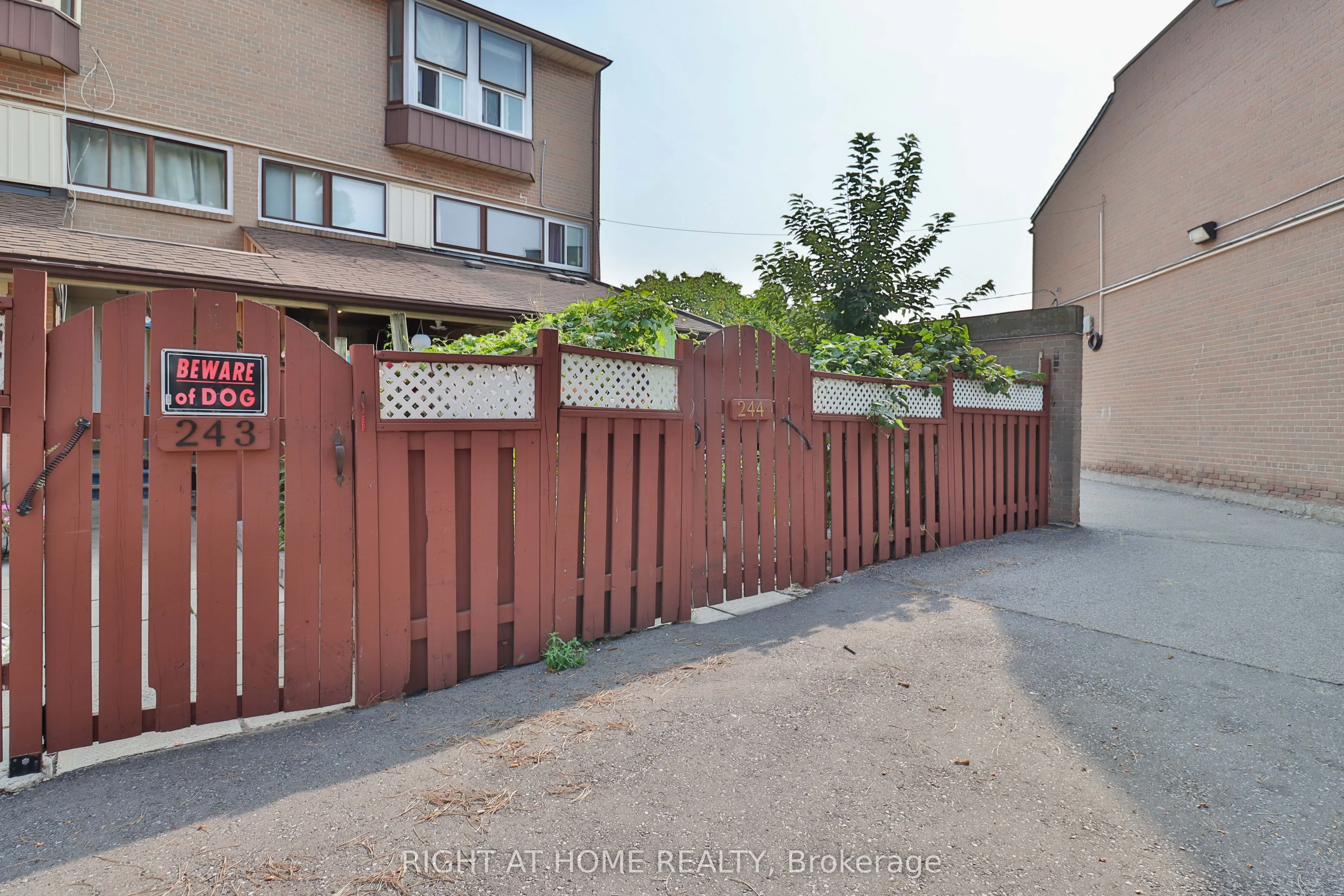 Condo Townhouse in Toronto