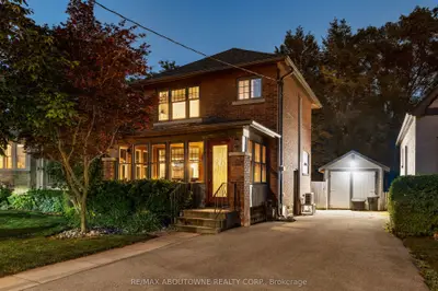 Detached in Burlington