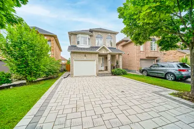 Detached in Oakville
