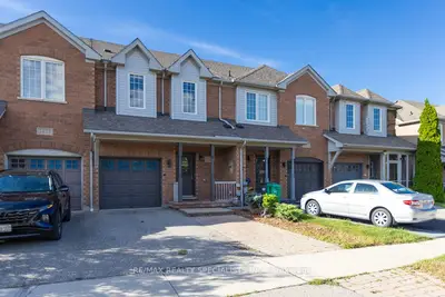 Att/Row/Townhouse in Mississauga