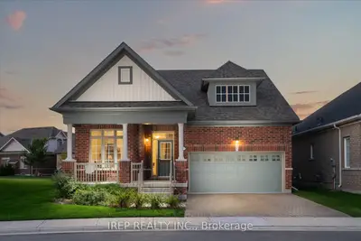 Detached Condo in Brampton