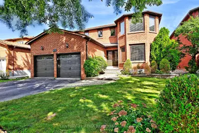 Detached in Oakville