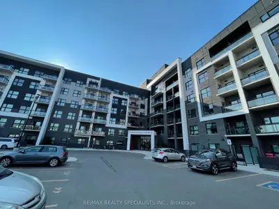 Condo Apartment in Oakville