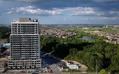 Condo Apartment in Milton