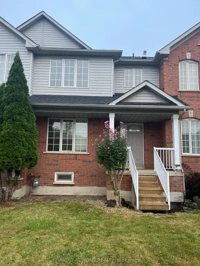 Att/Row/Townhouse in Milton