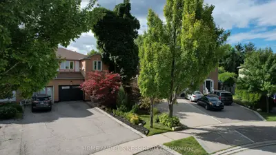 Semi-Detached in Oakville