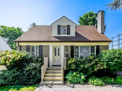 1510 Applewood Road, Mississauga, On L5e 2m3
