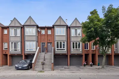 Condo Townhouse in Burlington